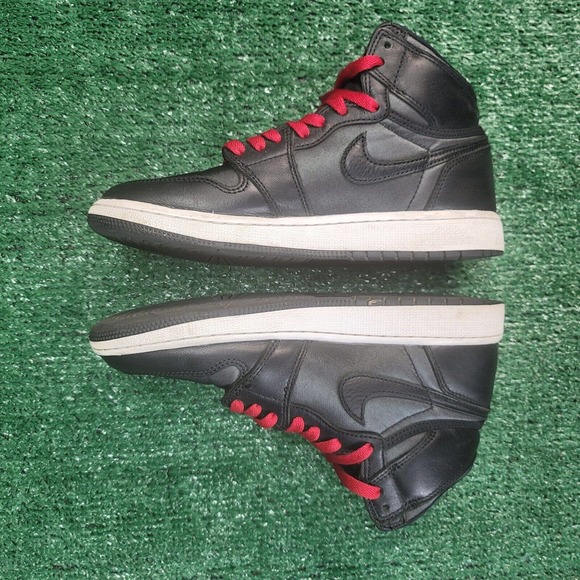 Nike Air Jordan 1 High OG Satin Black Gym Red 575441-060 SIZE 6y - Picture 6 of 11
